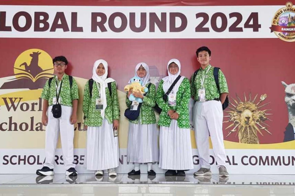 Tim debat SMPI Al Azhar 54 Sidoarjo lolos ke World Scholar's Cup