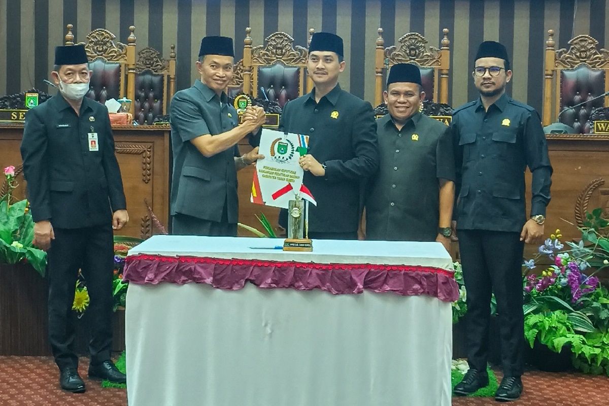 DPRD terima RAPBD 2025 dari Bupati Tanah Bumbu