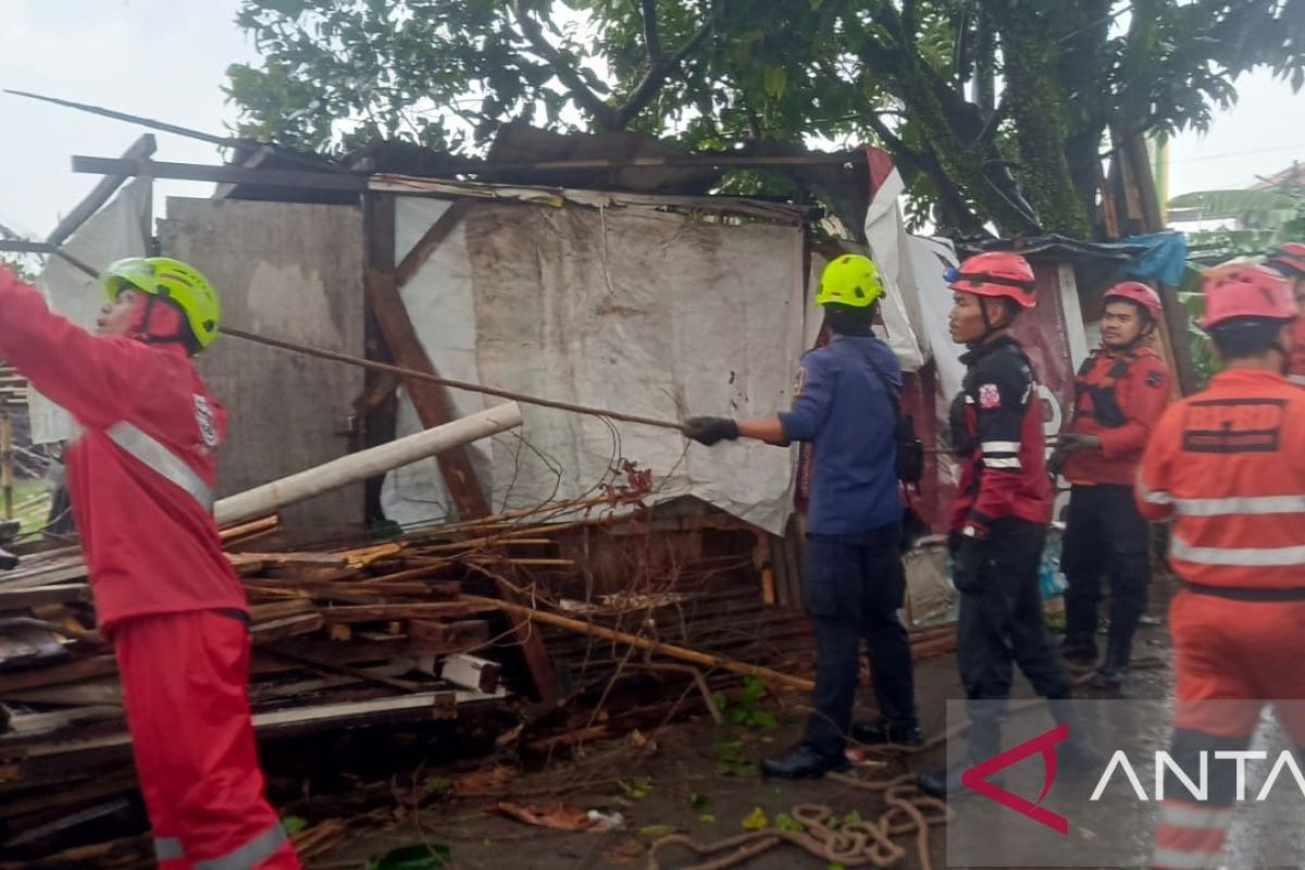 Dua kecamatan di Kota Bogor terdampak cuaca ekstrem pada Minggu sore