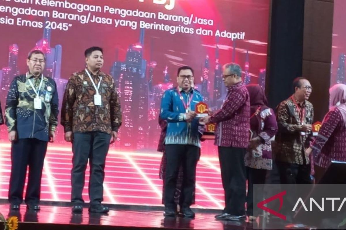 Pemprov Sultra terima tiga penghargaan dari LKPP