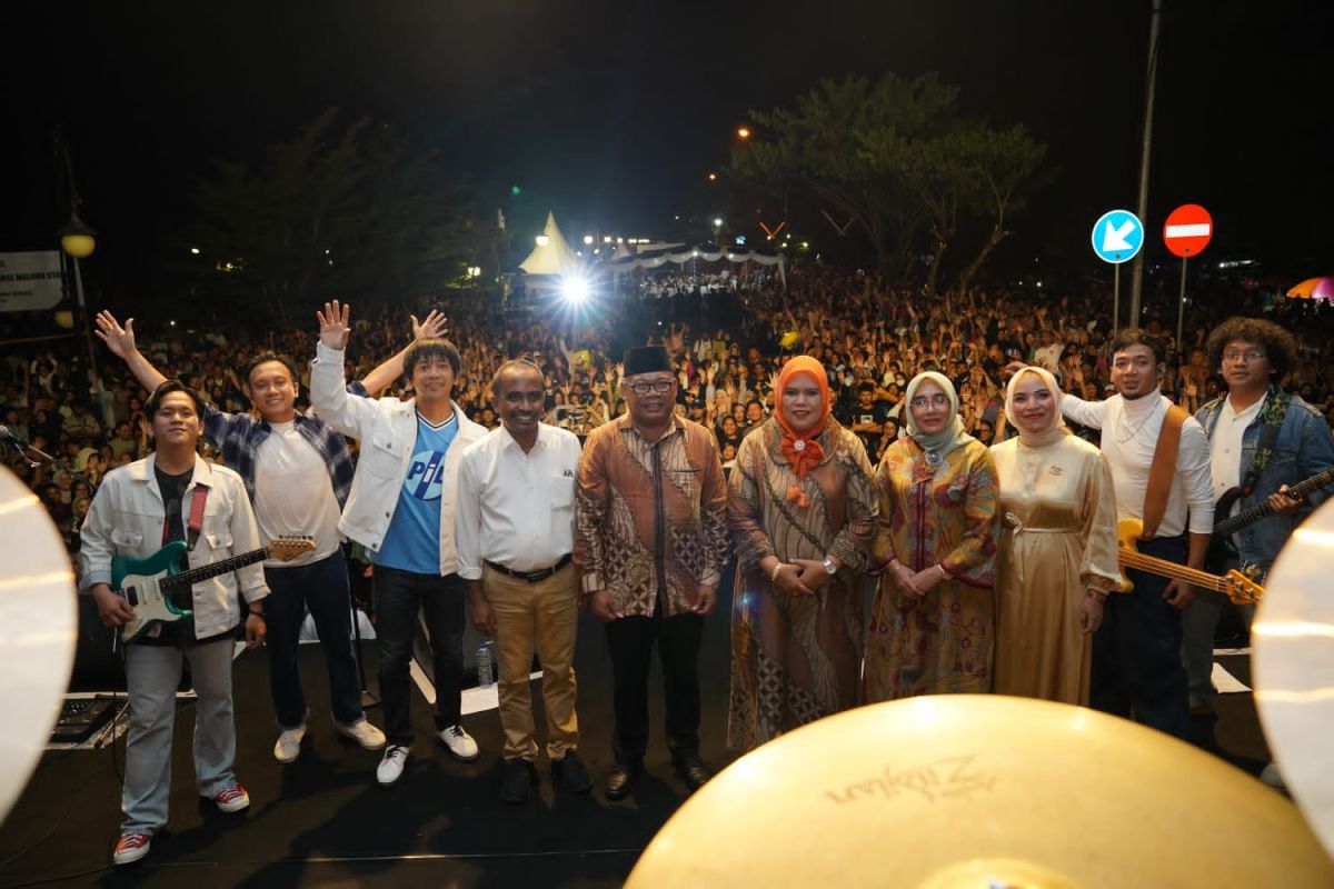 D'masiv meriahkan malam puncak Festival Literasi  Maluku  Utara