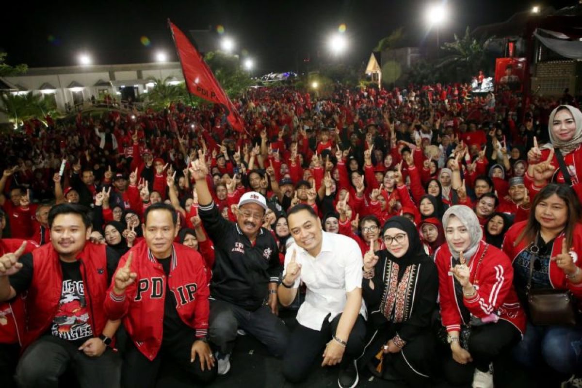 Kerahkan ribuan pendukung, Kaji Ipuk kampanyekan Risma-Gus Hans dan Eri Cahyadi-Armuji