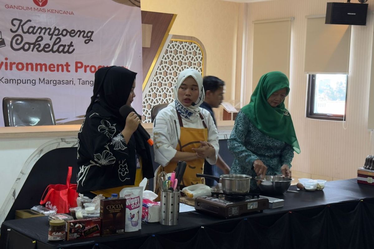 Masyarakat Margasari ikuti pelatihan buat kue berbahan cokelat