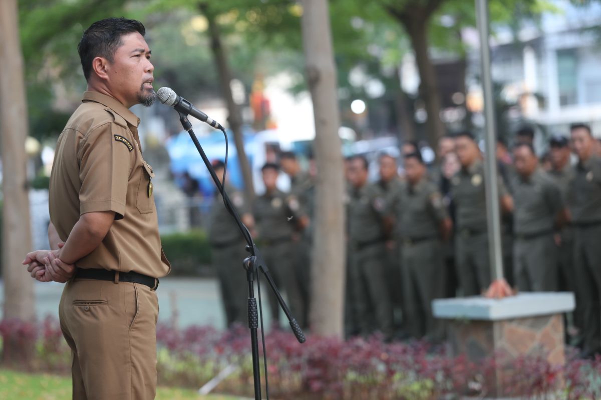 Pjs Wali Kota Makassar meminta RT/RW berperan sambut penilaian adipura