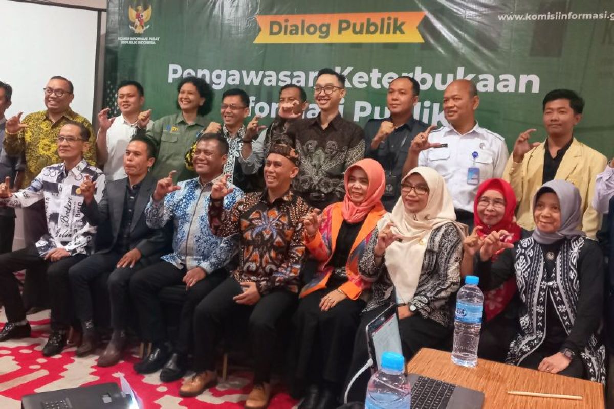 KI pusat awasi keterbukaan informasi pada Pemilukada 2024