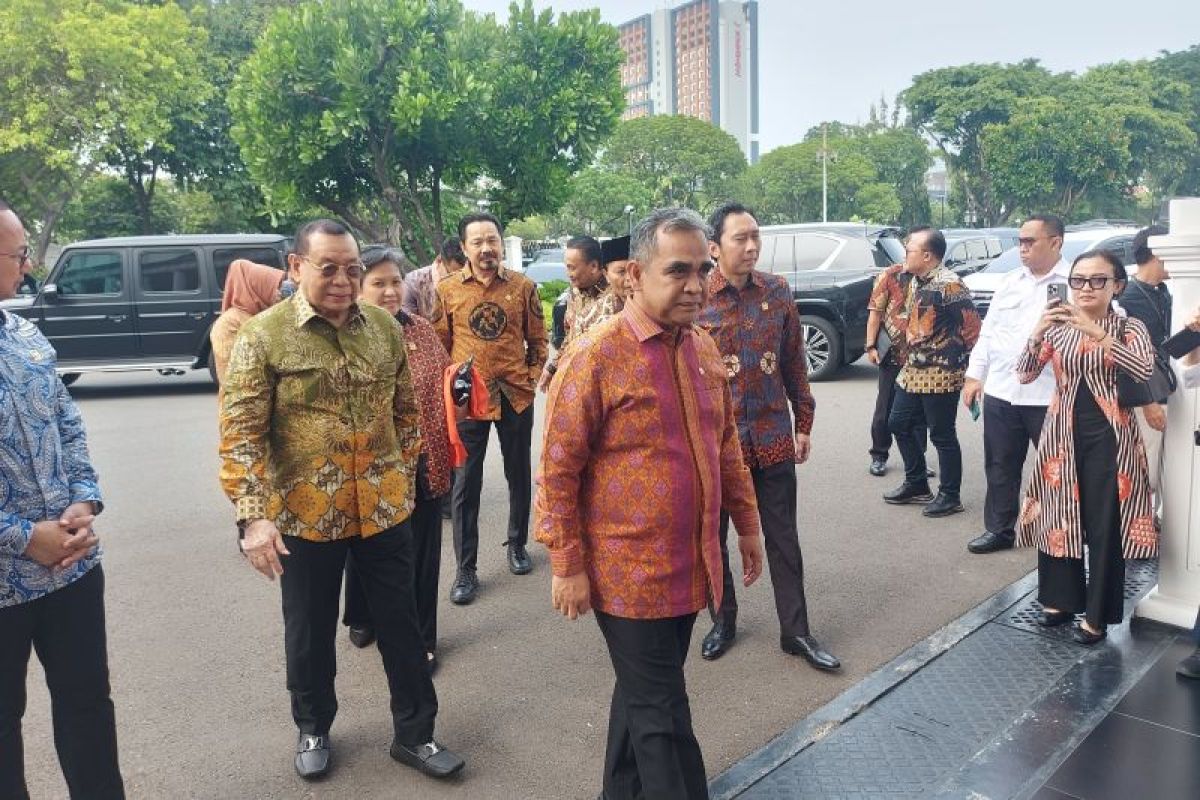 Ketua MPR tiba di Istana Jakarta undang Jokowi hadiri pelantikan