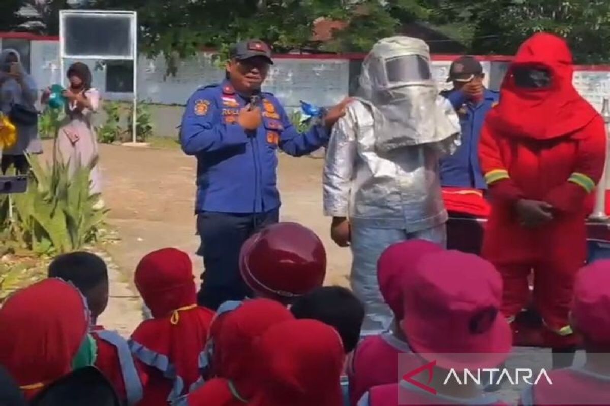 Damkarmat Lampung Selatan latih 95 anak usia dini akan mitigasi bencana