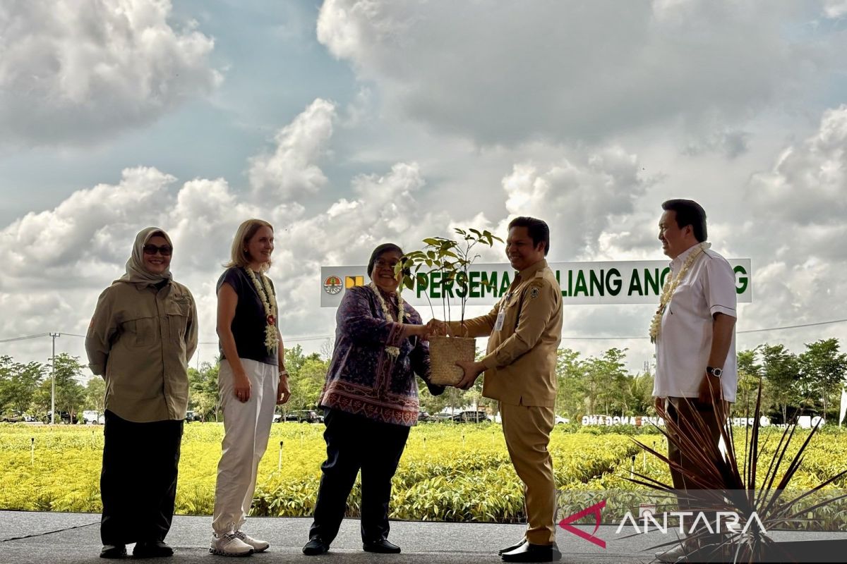 LHK Minister, Adaro inaugurates Liang Anggang Nursery in Banjarbaru