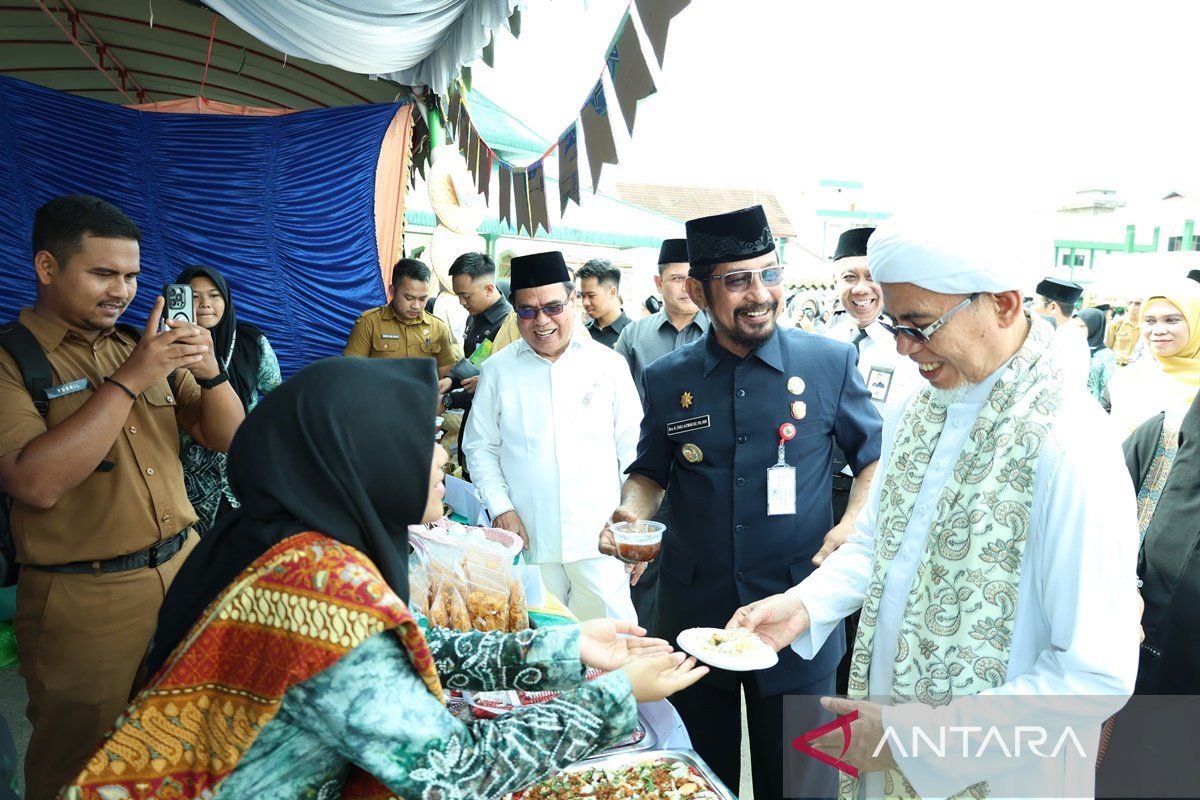 Pj. Bupati HSU hadiahkan paket umroh di HUT ke-102 Rakha Amuntai