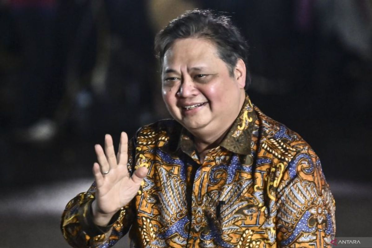 Prabowo calls on Hartarto to maintain nation's economic situation