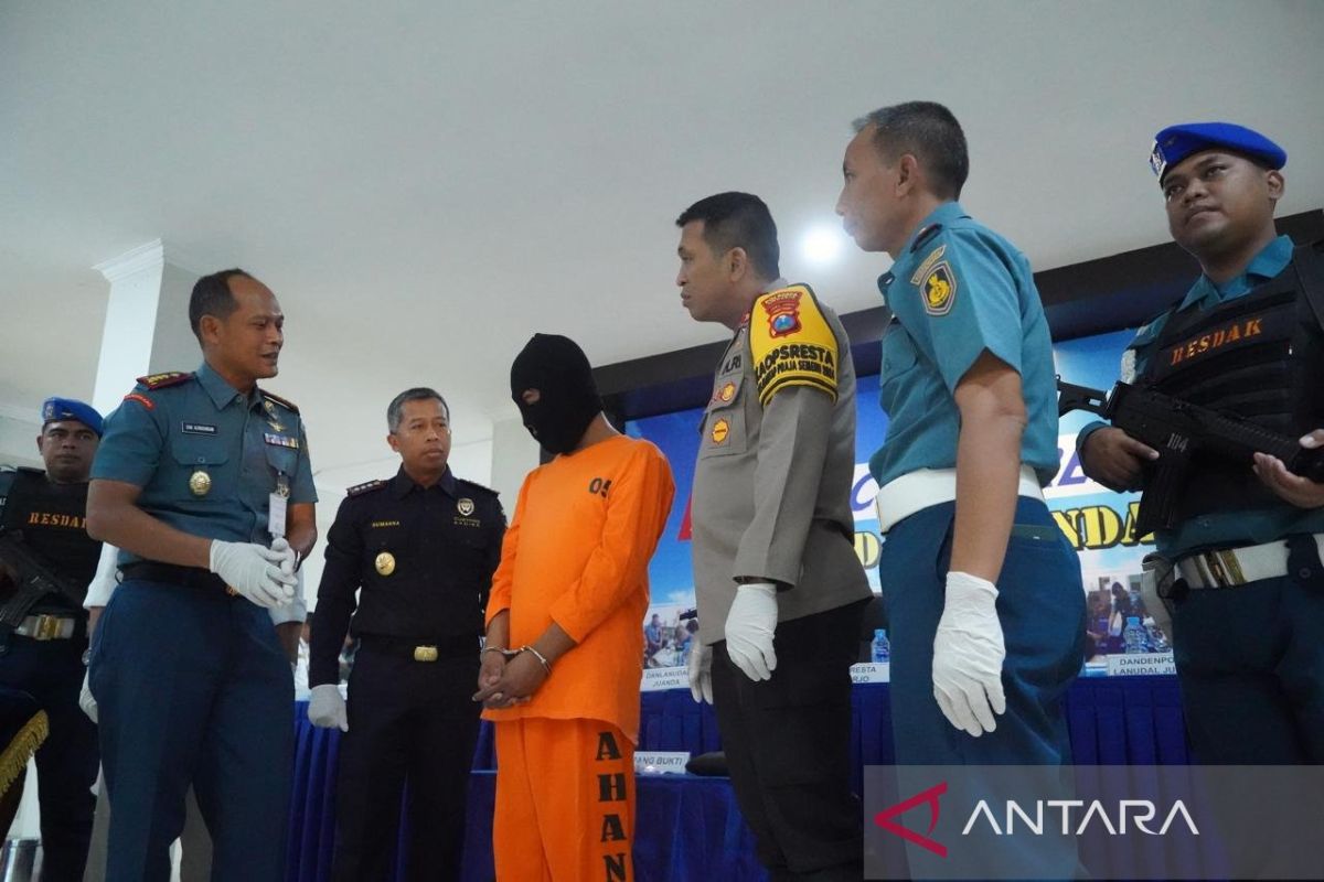 Satgaspam TNI AL Bandara Juanda gagalkan penyelundupan narkotika