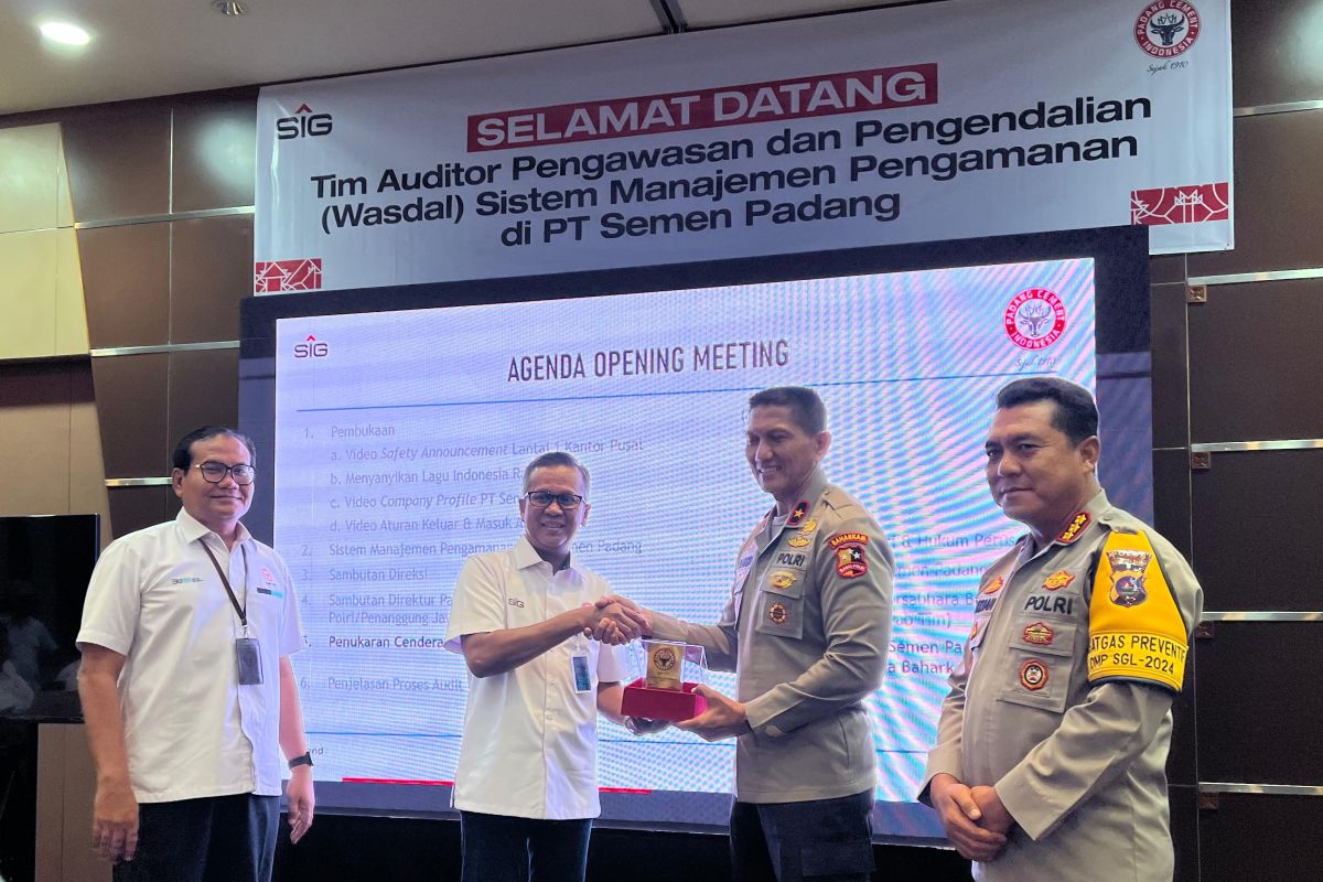 Tim Wasdal Mabes Polri lakukan audit sistem manajemen pengamanan di PT Semen Padang