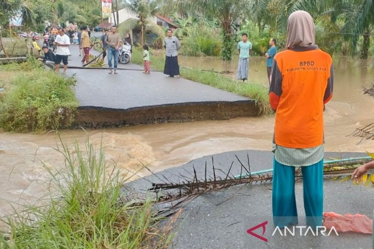 Pemkab Nagan Raya pindahkan lokasi belajar murid SD terdampak banjir