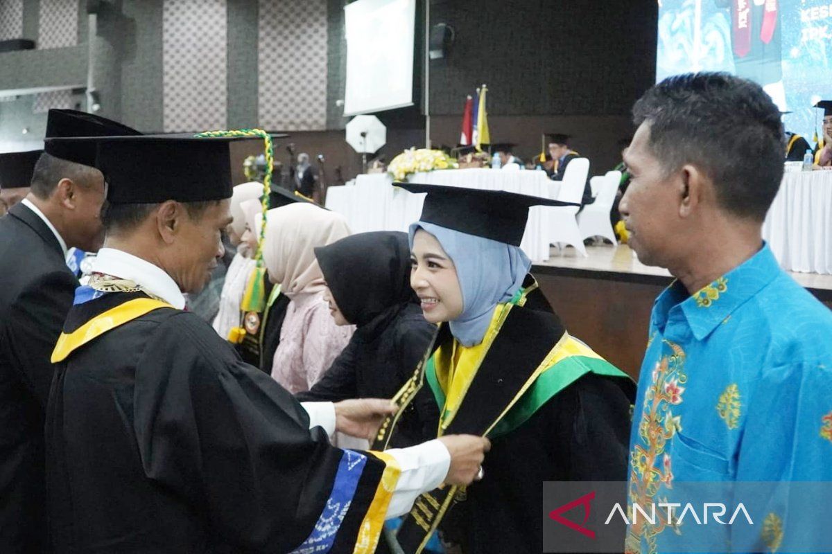 ULM luluskan 1.300 orang di wisuda ke-121 dengan status akreditasi A