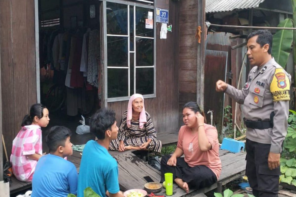 Bhabinkamtibmas imbau warga Banjarmasin waspadai provokasi Pilkada