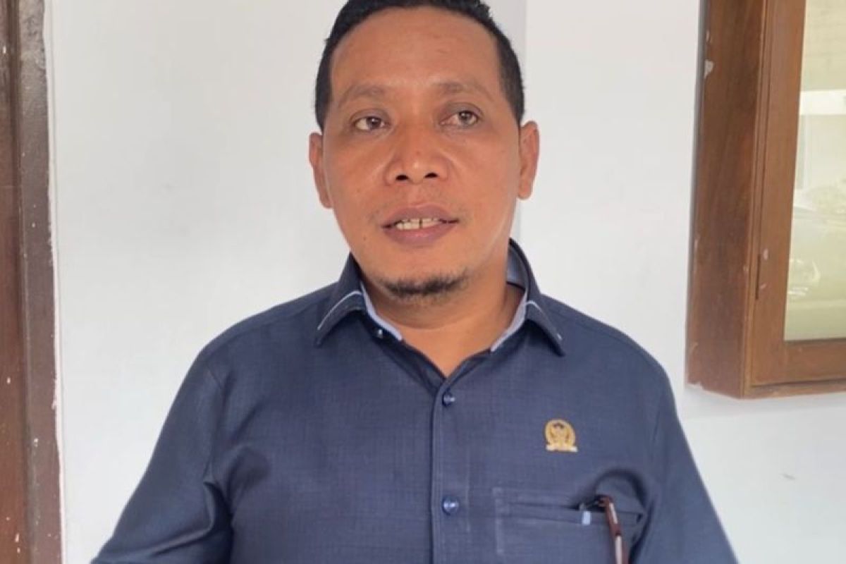 Bodewin Mailuhu dipastikan ganti almarhumah Irene Russel jadi anggota DPRD Ambon