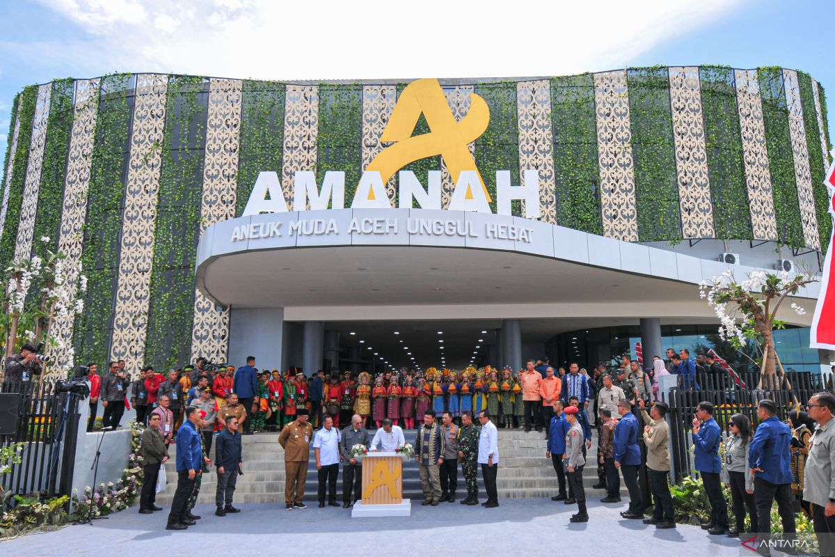 FOTO - Presiden Joko Widodo resmikan Gedung AMANAH