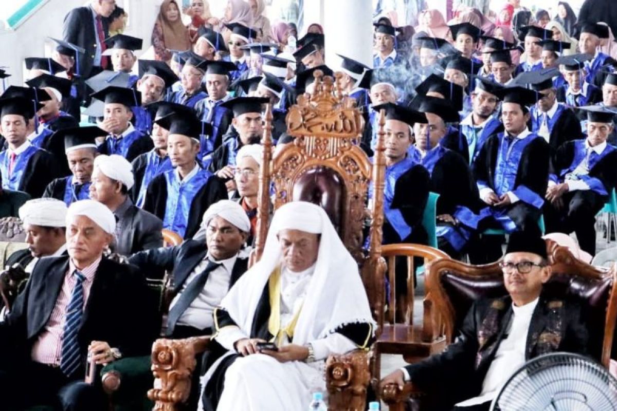 Plt Bupati Simalungun pesan ini kepada wisudawan Syekh Muda dan Syarifah