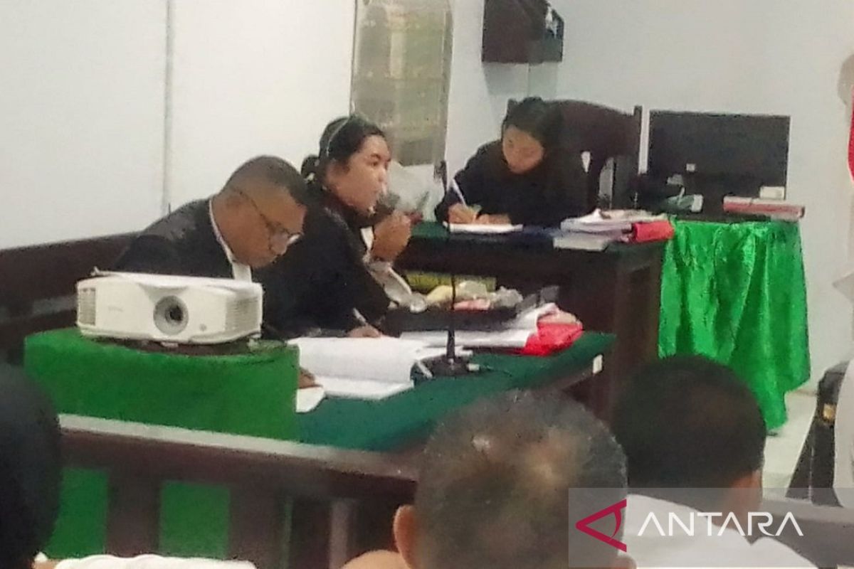 Hakim Ambon adili terdakwa pemilik 30 paket  ganja