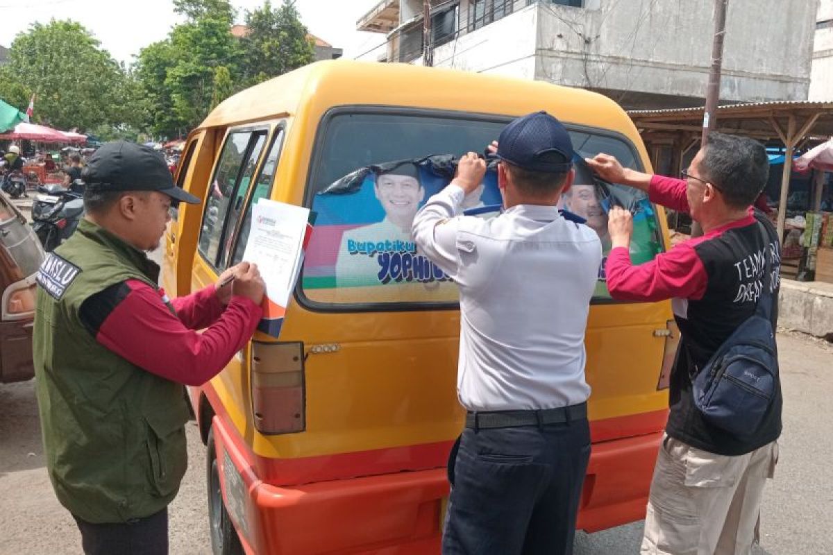 Bawaslu Purworejo tertibkan stiker kampanye di angkutan  umum