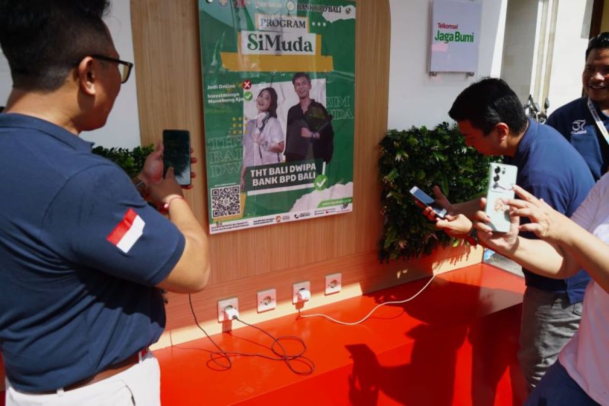 Telkomsel bangun tempat cas ramah lingkungan