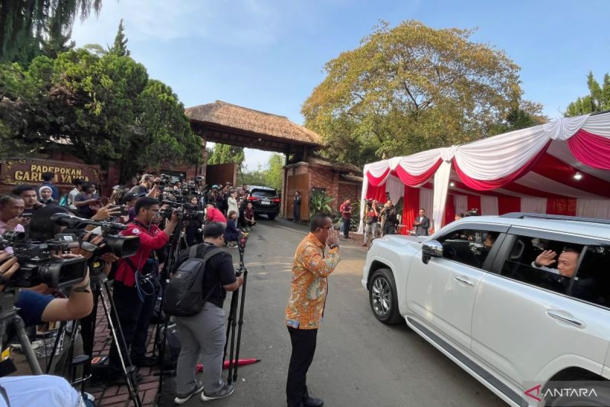 Menteri, calon menteri, wamen, dan pejabat kabinet mendatang hadir di kediaman Prabowo