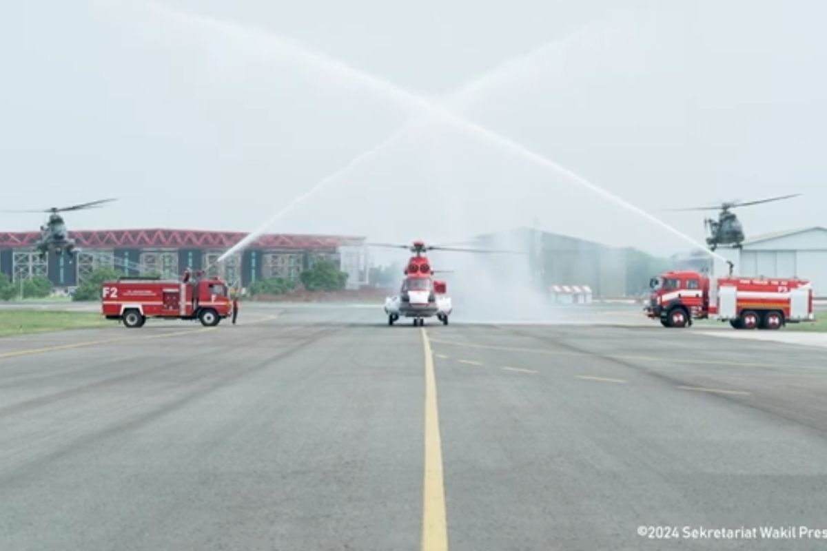 Jelang purnatugas, tradisi water salute sambut Wapres di Halim