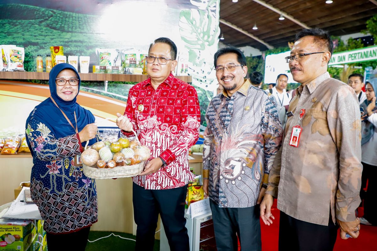 Pj Gubernur Adhy Karyono ajak jaga Jatim tetap jadi lumbung pangan nasional