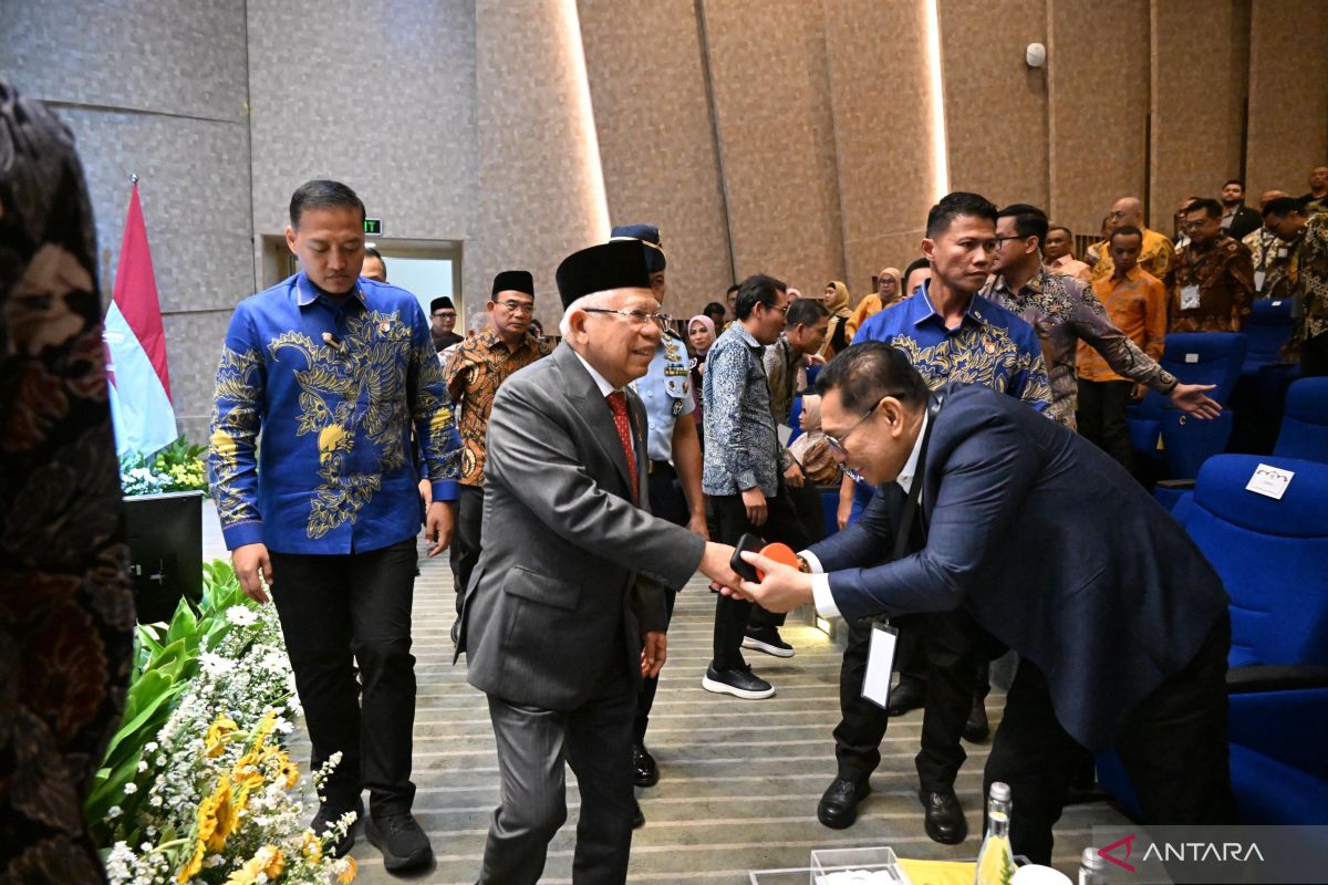 Wapres hadiri Sidang Terbuka Promosi Gelar Doktor Bahlil Lahadalia 