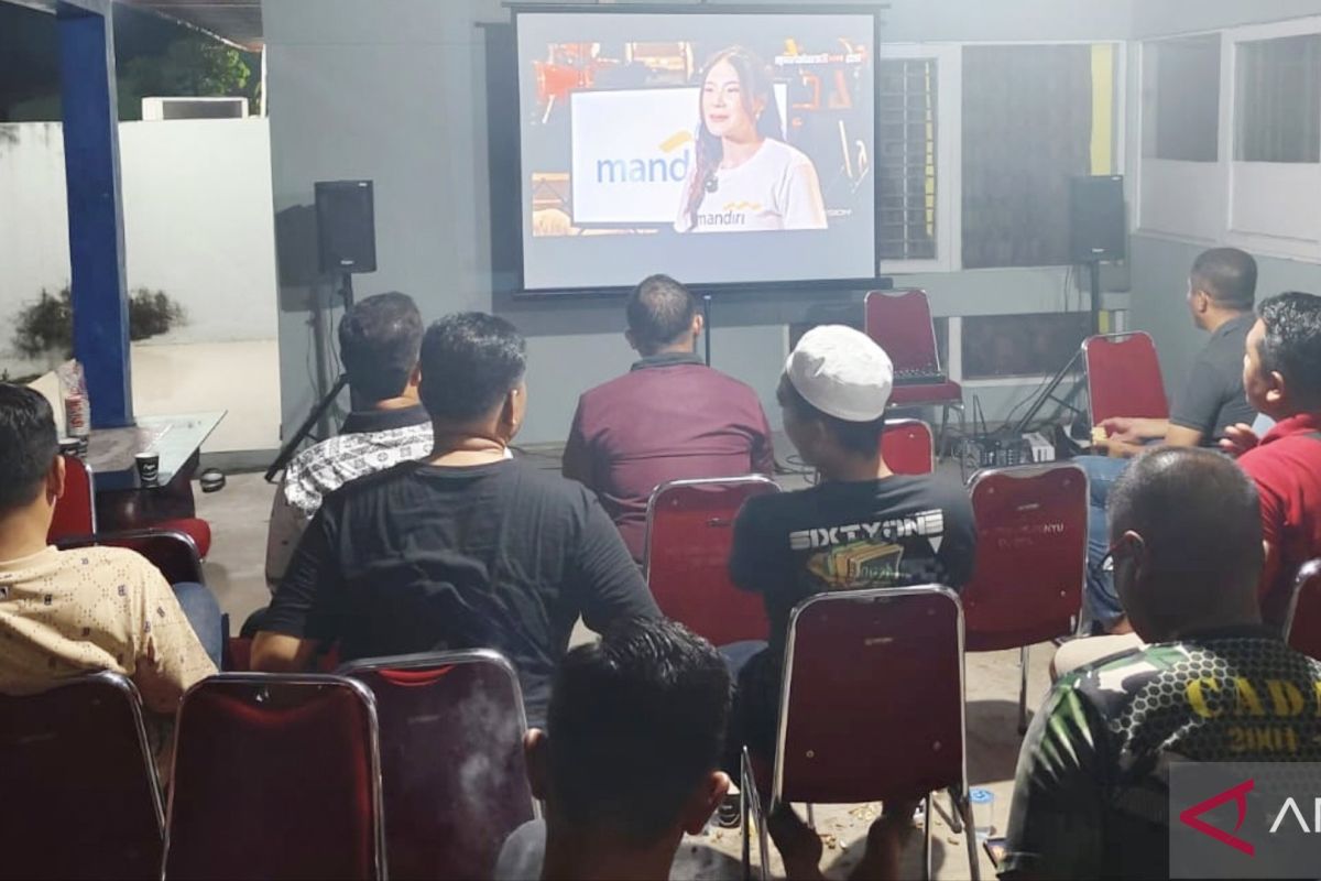 Polsek Pasir Penyu nobar Timnas bersama masyarakat