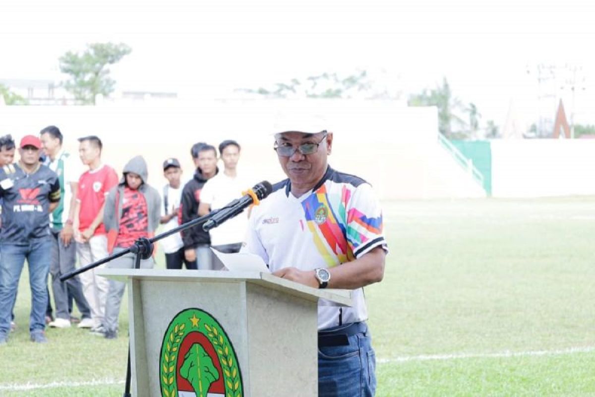 Bupati buka Kejuaraan Sepakbola Se-Kabupaten Ketapang