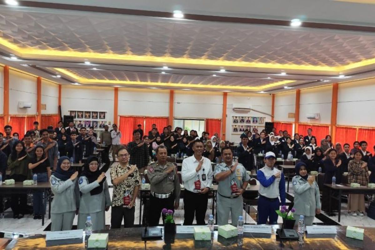 Asmo Kalbar dan Jasa Raharja sosialisasi safety riding di FKIP Untan