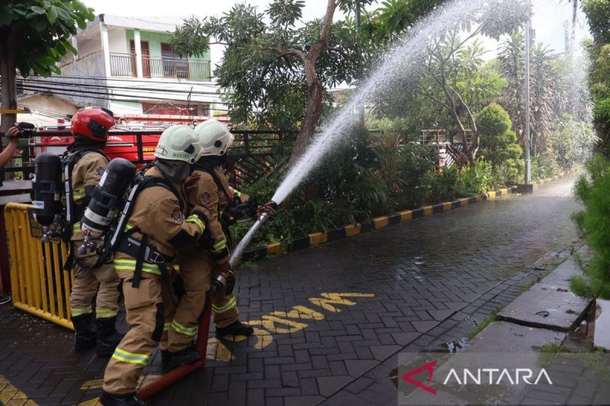 Pemkot Surabaya tangani 321 kasus kebakaran