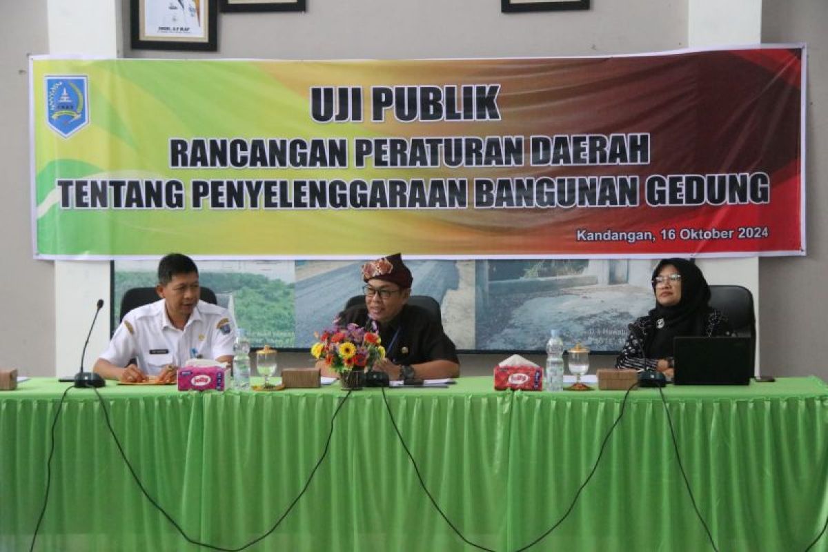 Sekda HSS buka uji publik raperda penyelenggaraan bangunan gedung