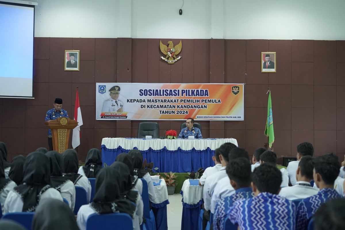 Pj Bupati HSS buka sosialisasi pemilih pemula