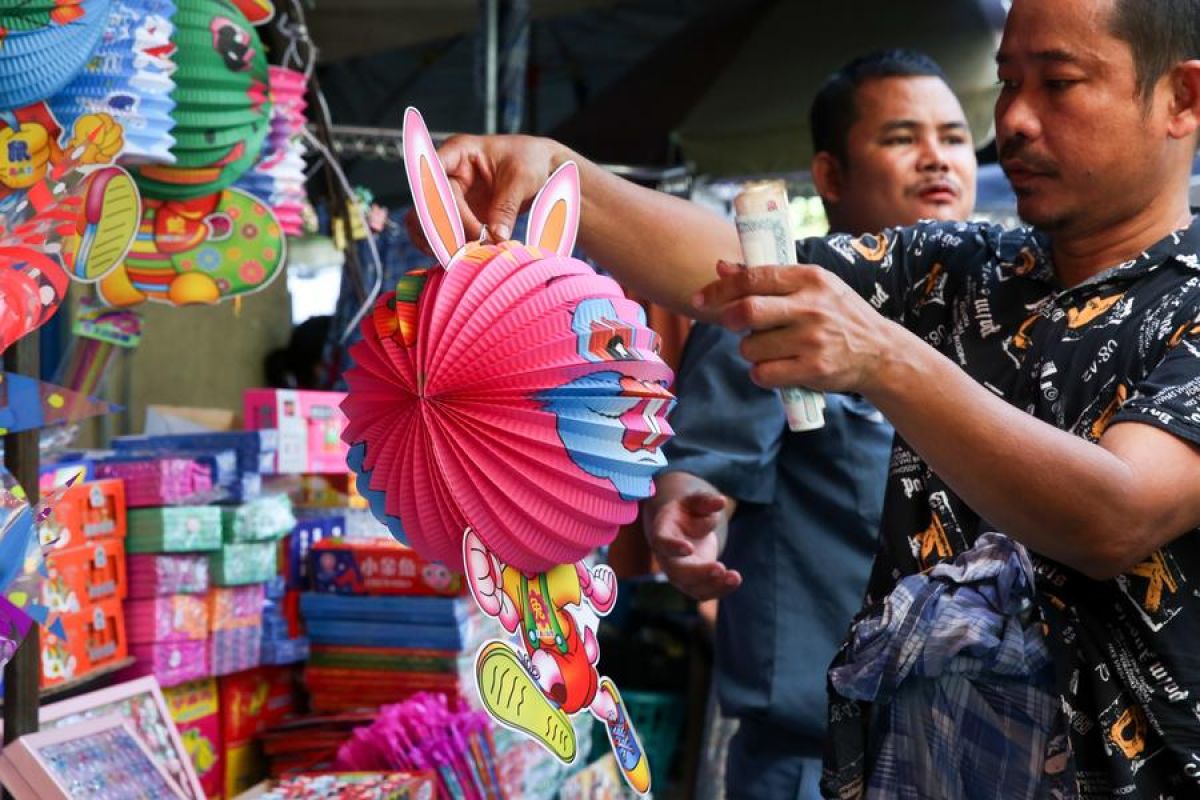 Festival Thadingyut di Myanmar gunakan lampion kertas China