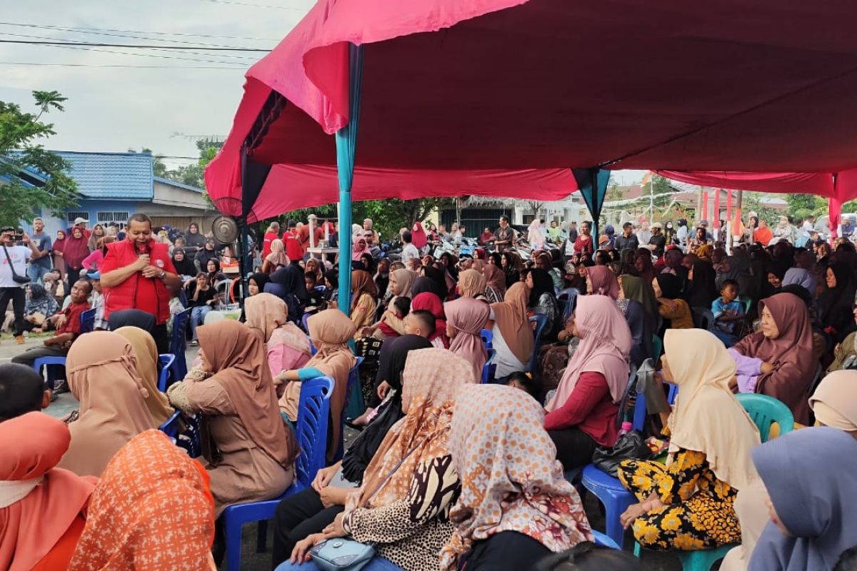 Diserbu emak-emak Tualang, Cabup Siak janji meriahkan UMKM dengan infrastruktur