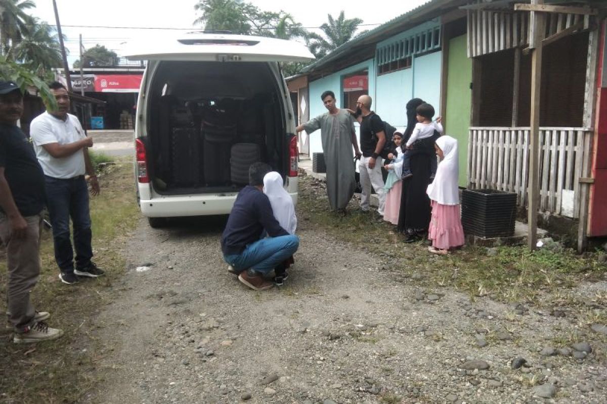 Tim gabungan PAKEM Pasaman Barat-Sumbar amankan WNA sebar aliran sesat