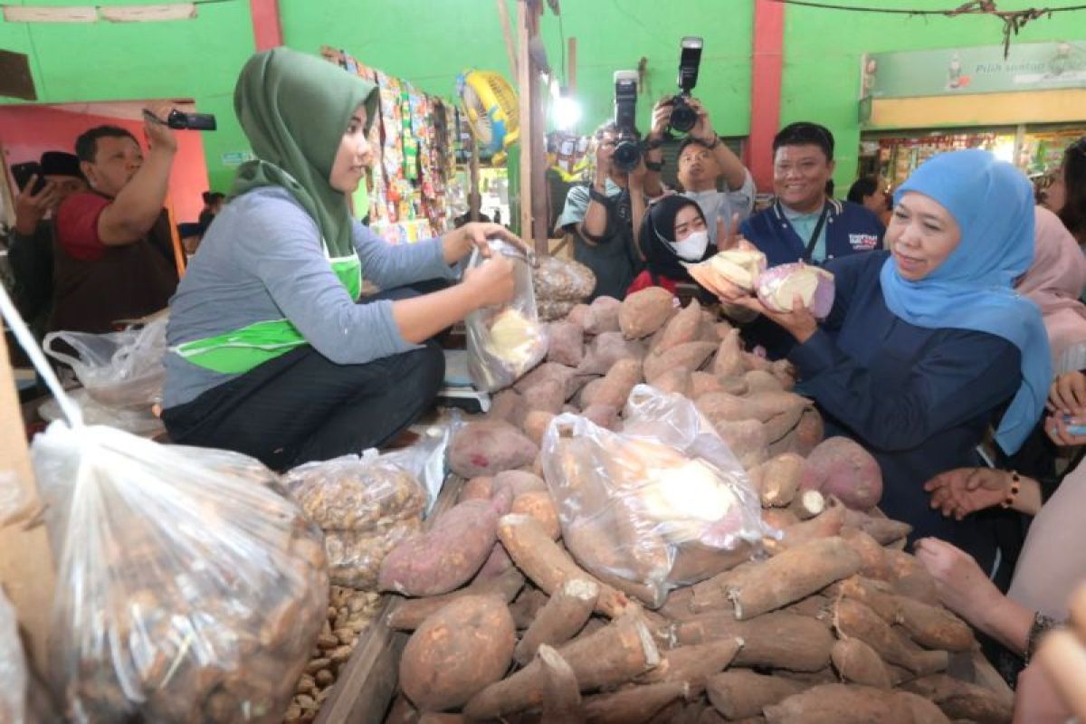 Khofifah janji bangun ekosistem digital di pasar tradisional