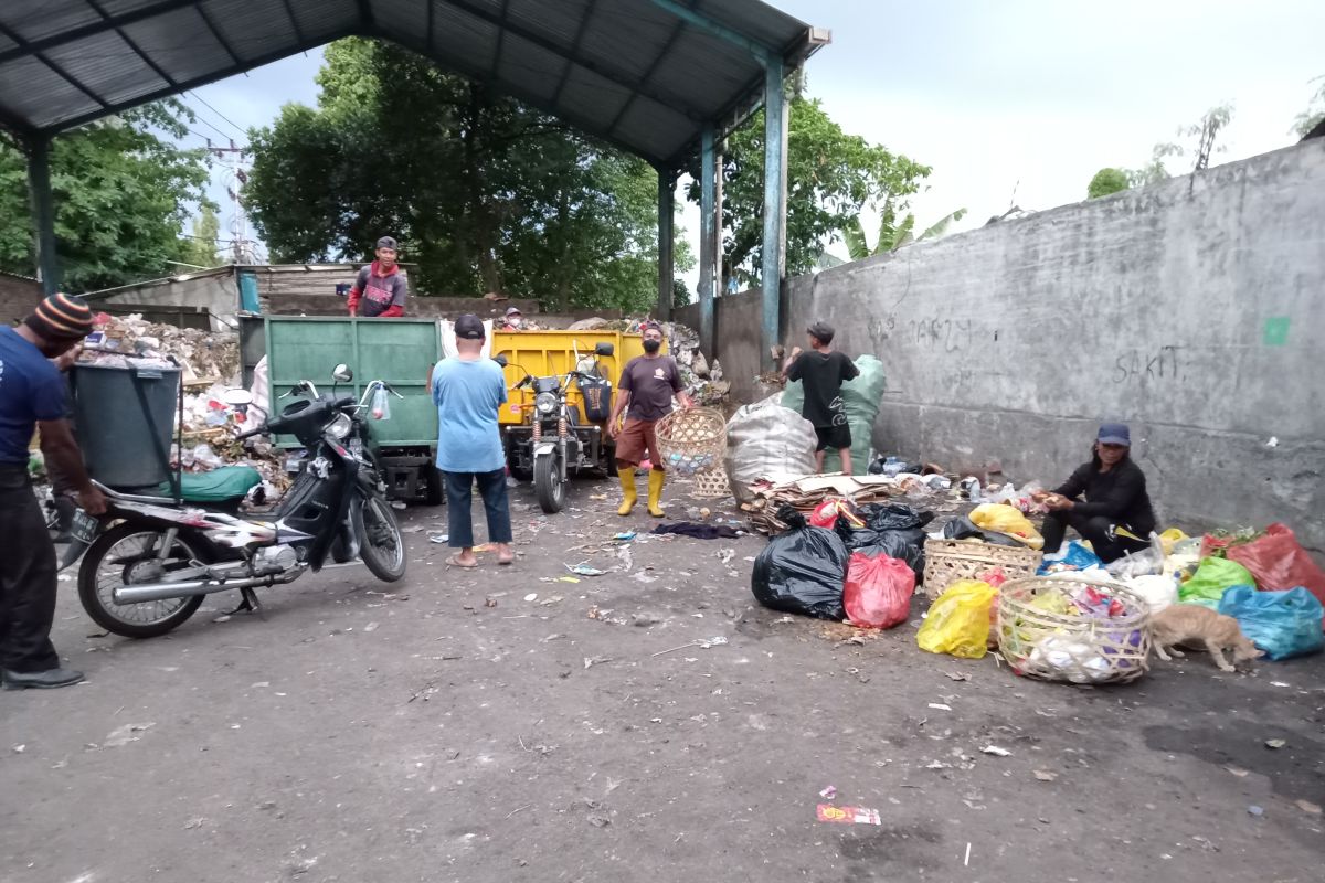 DLH Mataram tekan volume sampah ke TPA hingga 60 ton per hari