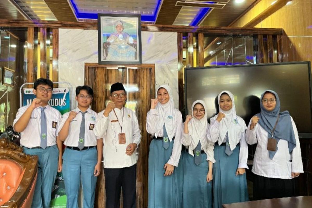 MAN 2 Kudus kian menyala, raih perak di "WYIIA Competitions"