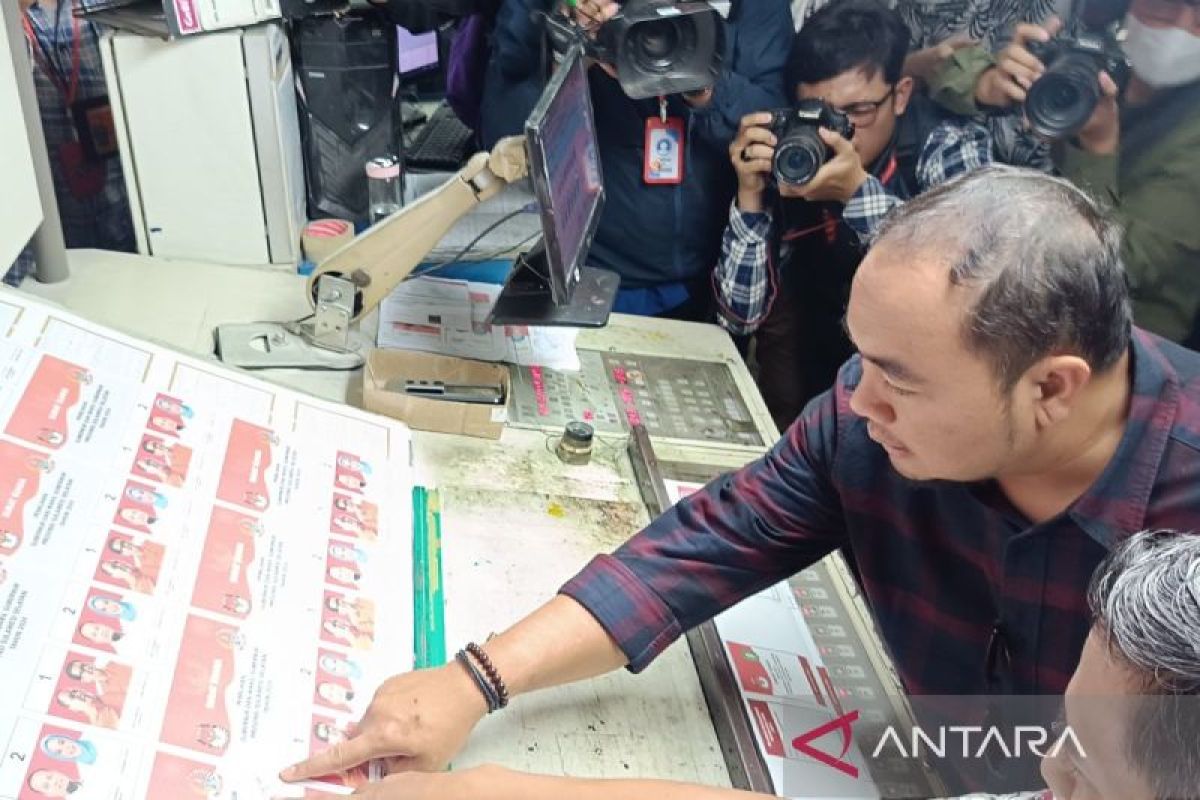 Ketua KPU sebut daerah terjauh prioritas pencetakan surat suara pilkada