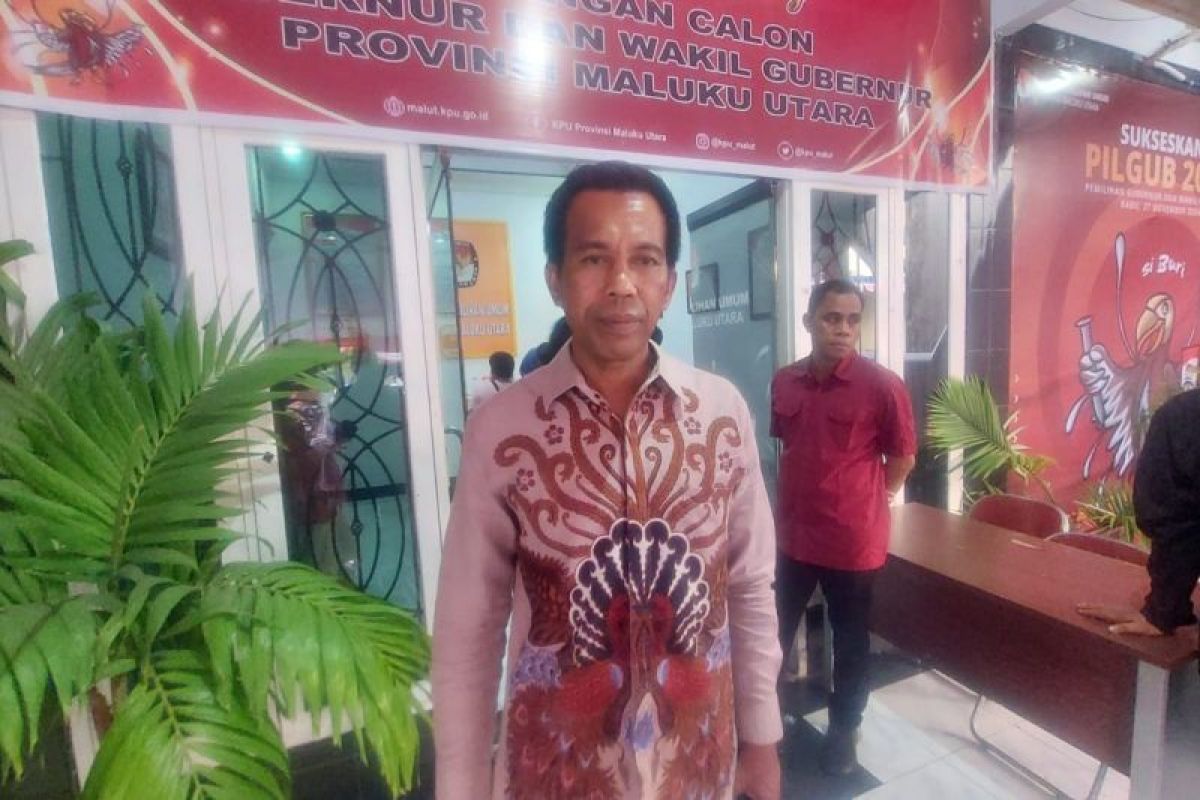 KPU Maluku Utara terima dokumen pasangan Cagub Sherly-Sarbin