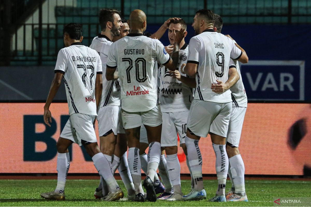 Persija Jakarta kembali ke jalur kemenangan setelah tekuk PSIS 2-0