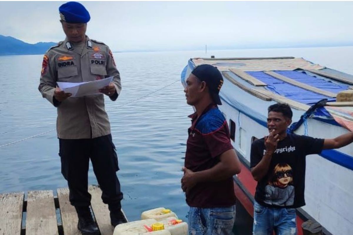 Ditpolairud Polda Malut patroli pastikan keselamatan nelayan di laut