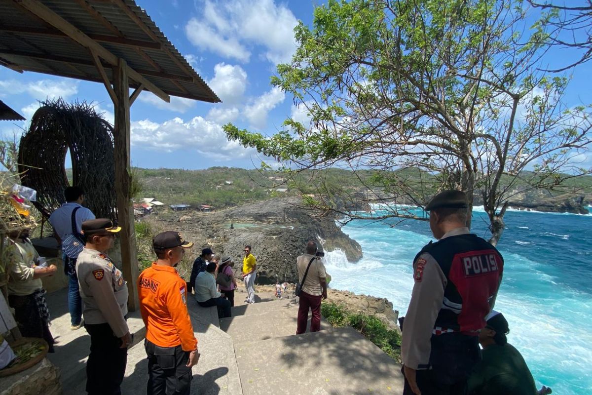 Basarnas evakuasi jasad wisman India yang hanyut di Nusa Penida