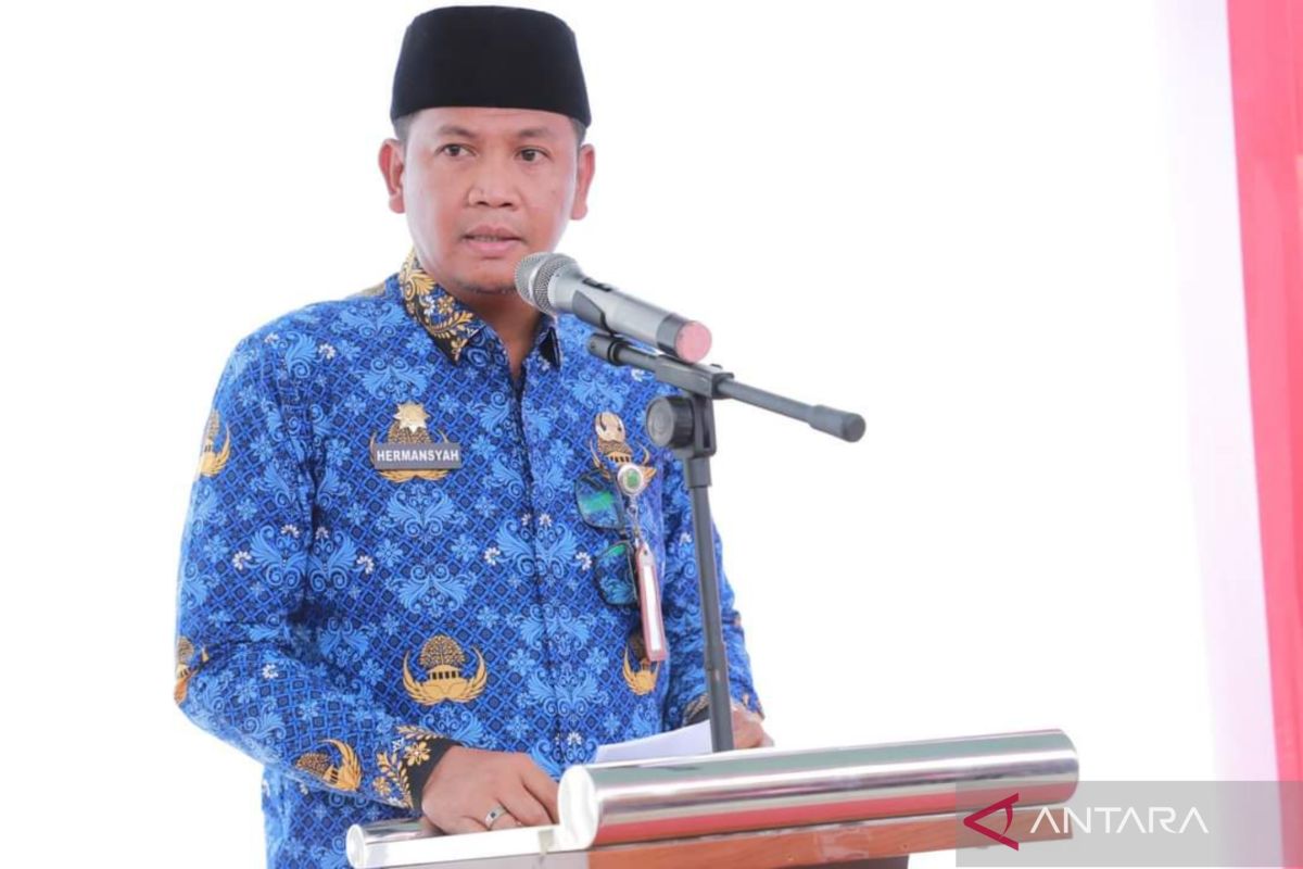 Lima warga Tanjabbar terima program bedah rumah Polda Jambi