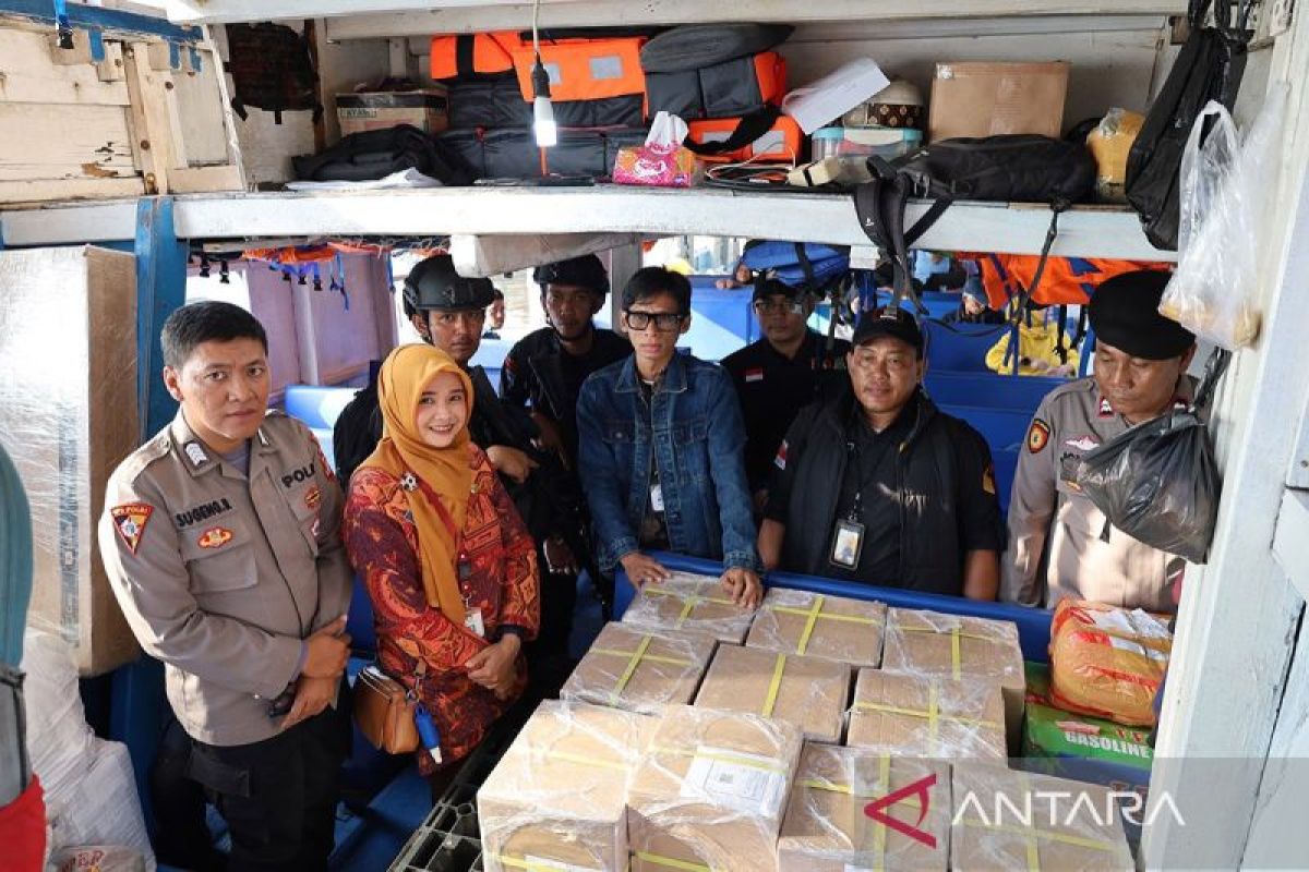 21 ribu lembar surat suara dari KPU tiba di Pulau Pramuka