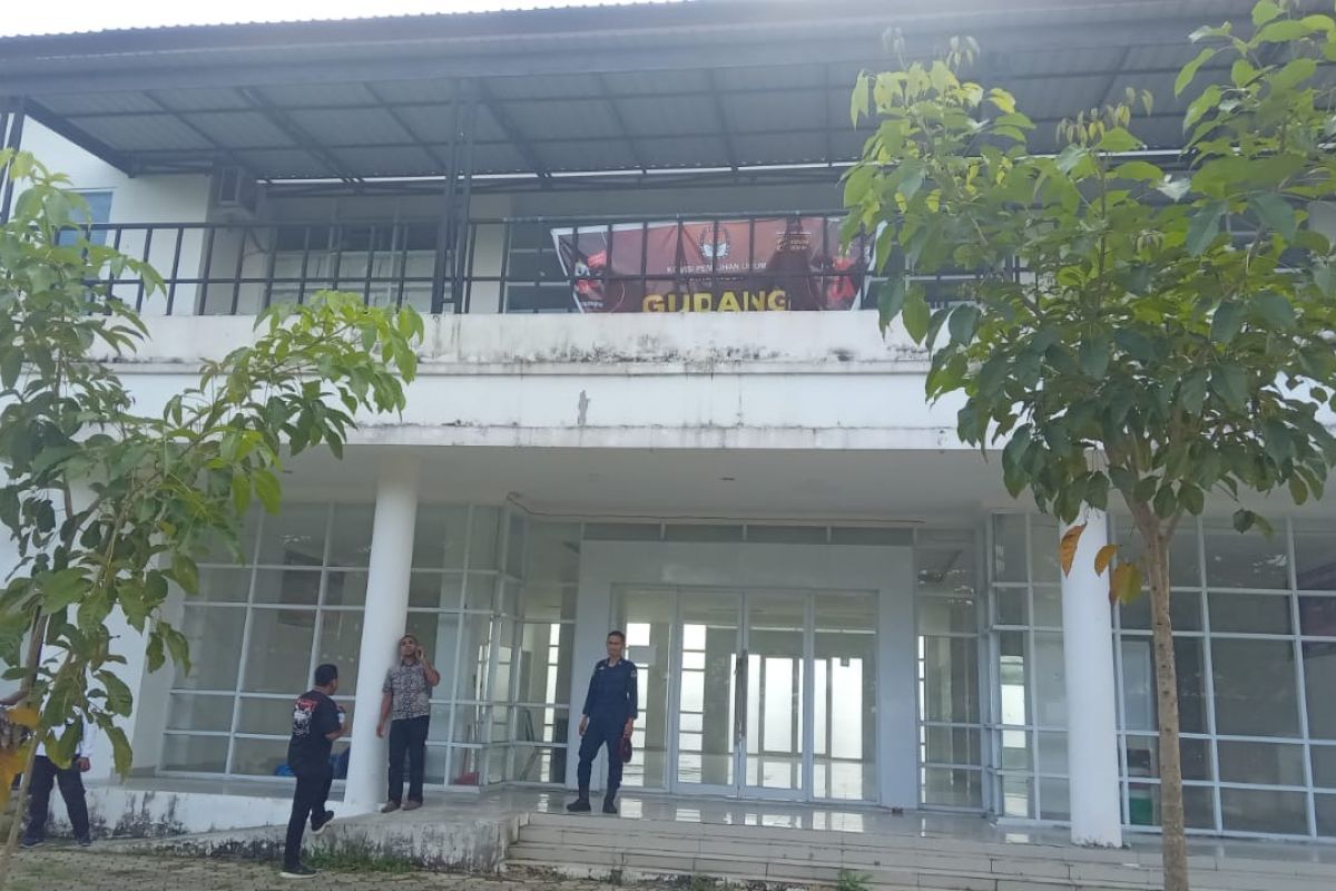 KPU Maluku tempatkan logistik surat suara di Gedung TV Pattimura Ambon