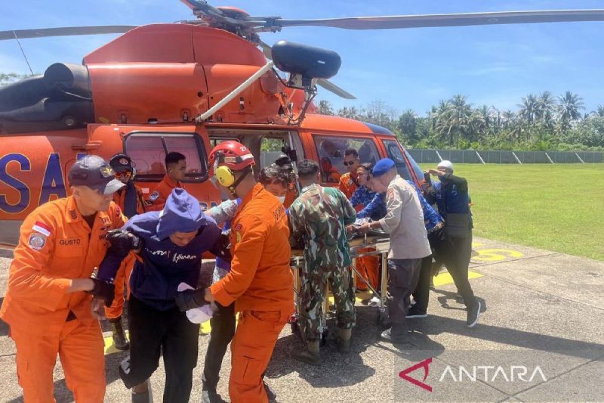 Tiga helikopter dikerahkan untuk selamatkan 71 nelayan terisolasi